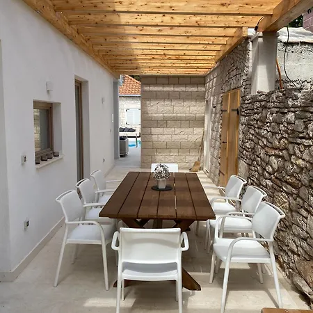 Vila Marumare Milna (Brac)